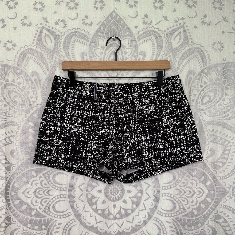 Nice $72 Calvin Klein Silver Logo Snap Waist Black & White Womens Shorts 6 S